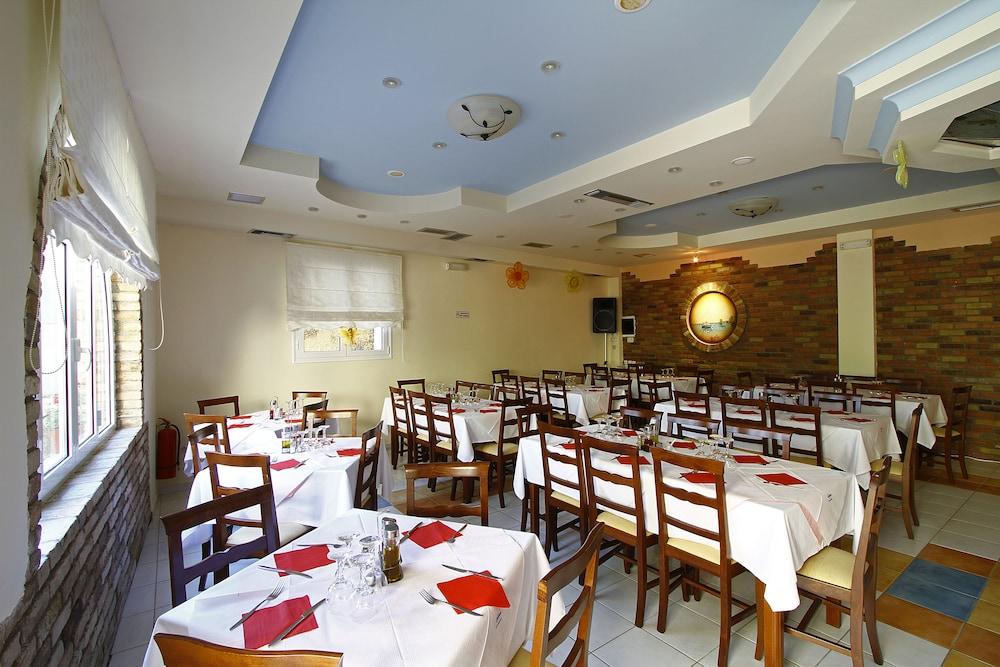 Bintzan Inn Hotel Gastouri  Ngoại thất bức ảnh